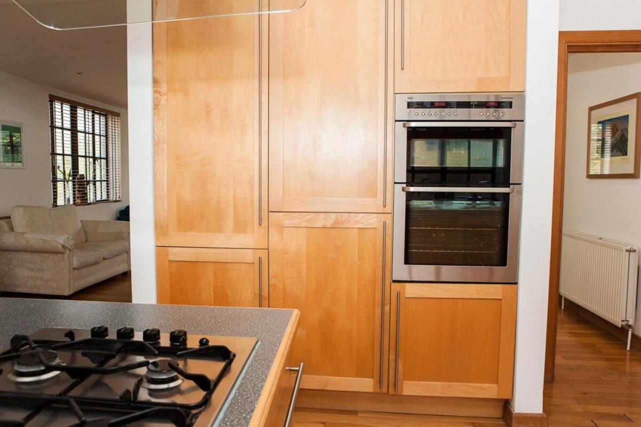 Spectacular Central 4-Bedroom Close To London Eye Exterior photo